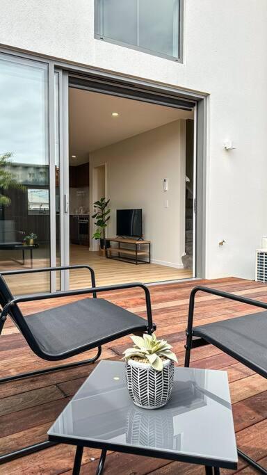 Hop, Skip, Jump To The City ! Christchurch Exterior photo